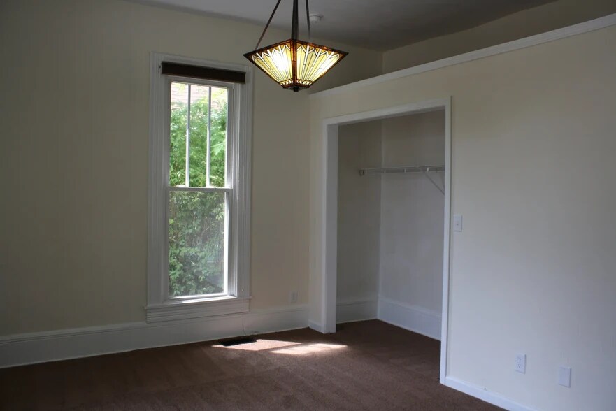 Building Photo - 311 E Cottage Grove Ave