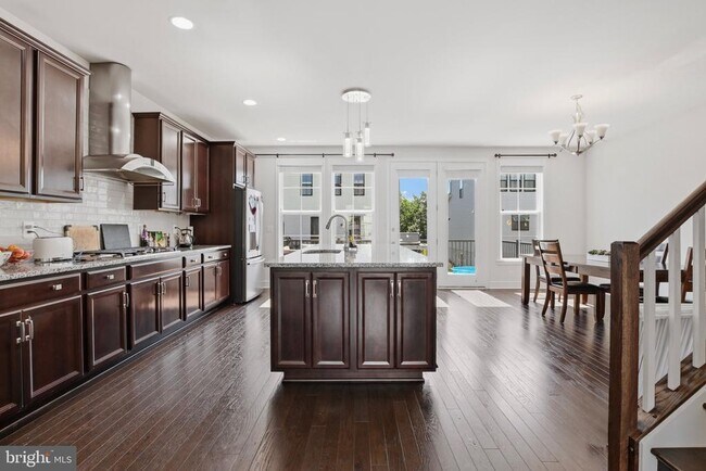 Building Photo - 25419 Hartland Orch Ter