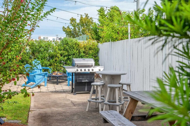 Building Photo - 4431 Luke Ave