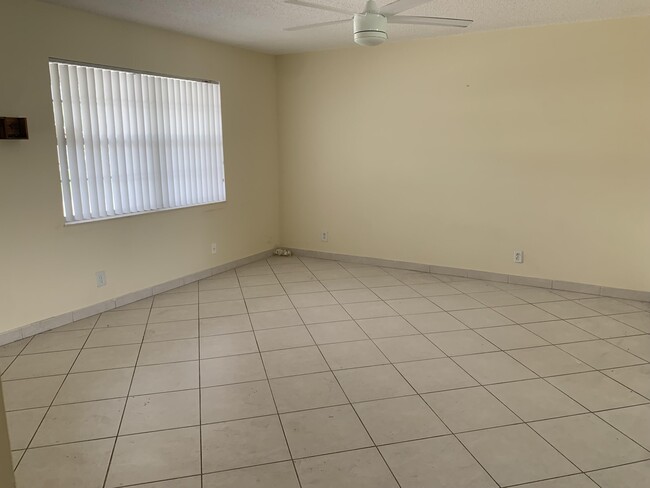 Building Photo - 2802 Regency Ct