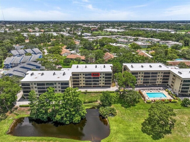 Building Photo - 1942 Golf View Dr