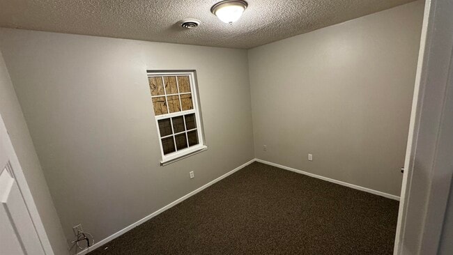 Building Photo - 4264 Double Tree St