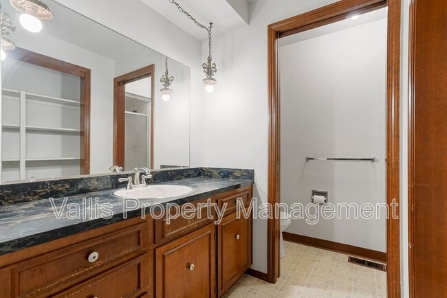 Building Photo - 2197 Doaks Ferry Rd NW