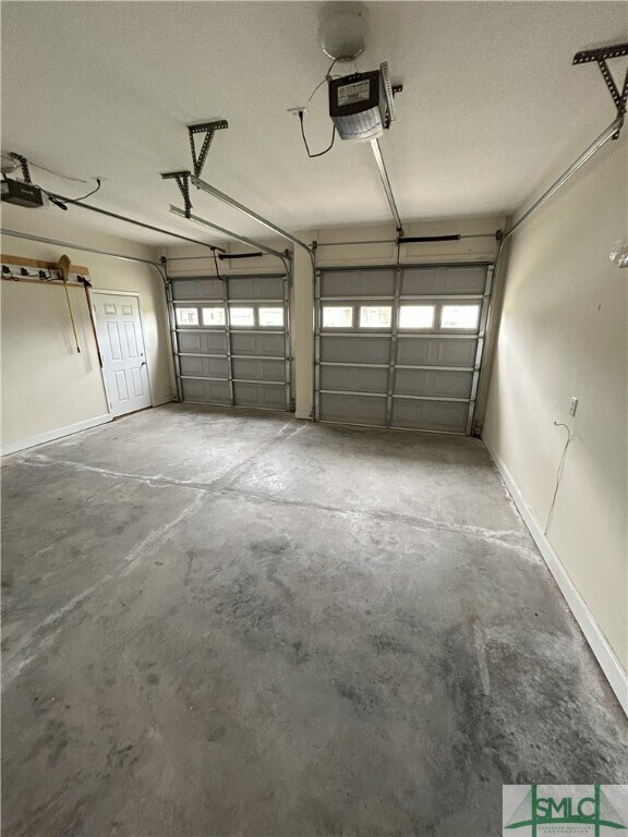 Building Photo - 720 English Oak Dr