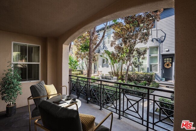 Building Photo - 13075 Pacific Promenade