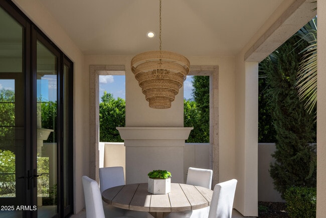 Building Photo - 7730 N Mockingbird Ln