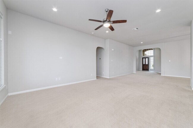 Building Photo - 77 Carmel Dr