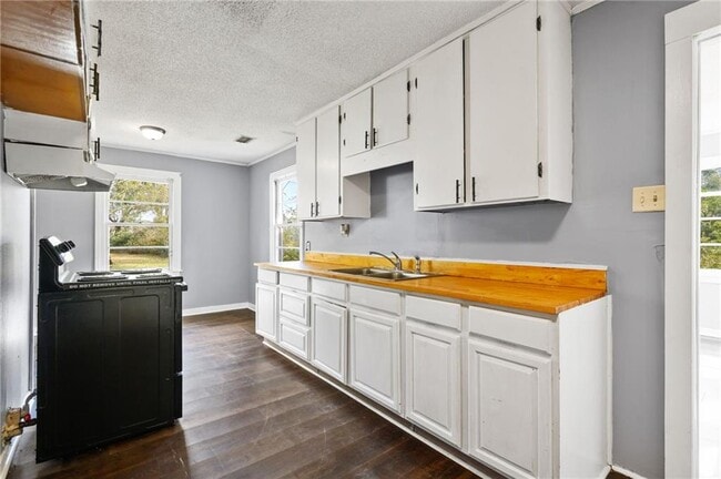 Building Photo - 3128 Club House Rd