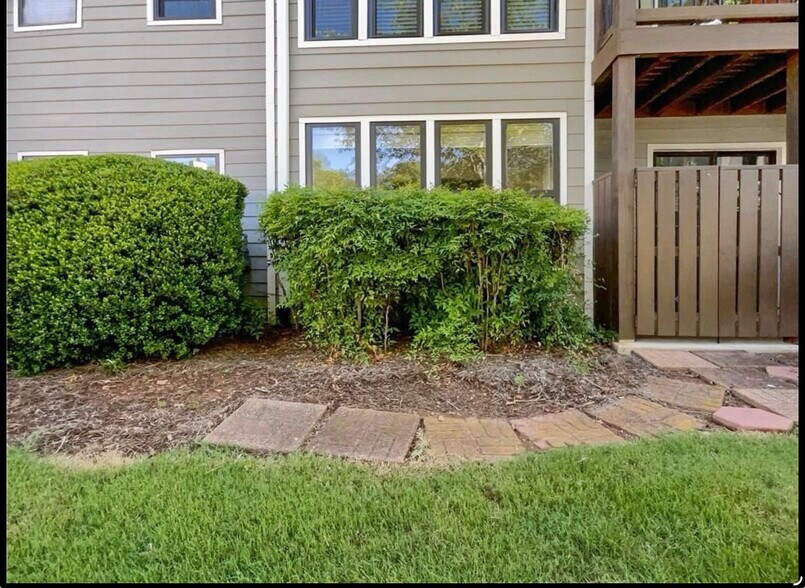 Building Photo - 607 Park Ridge Cir