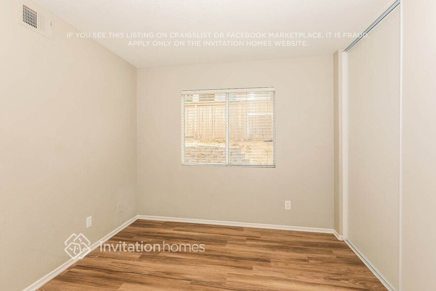 Building Photo - 27451 Echo Canyon Ct