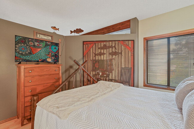 Building Photo - 2650 N Valley View Rd