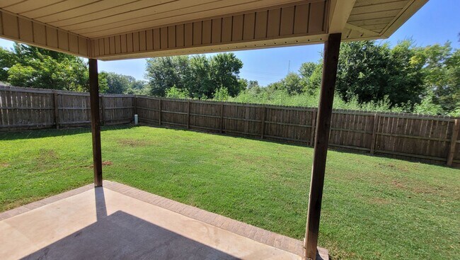 Building Photo - Beautiful 3 Bedroom Home in Southfield Hei...