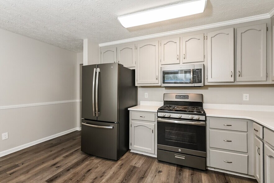 Building Photo - 1411 Hillside Pl SE