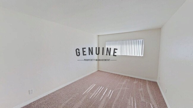 Building Photo - Beautiful 2 Bedroom in Creekside Villas!