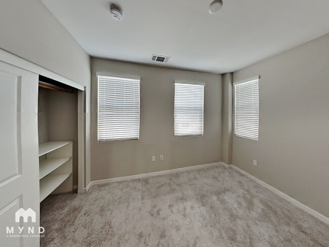 Building Photo - 1502 Cherry Cir