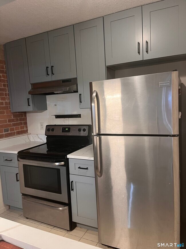 Building Photo - 83 Washington St