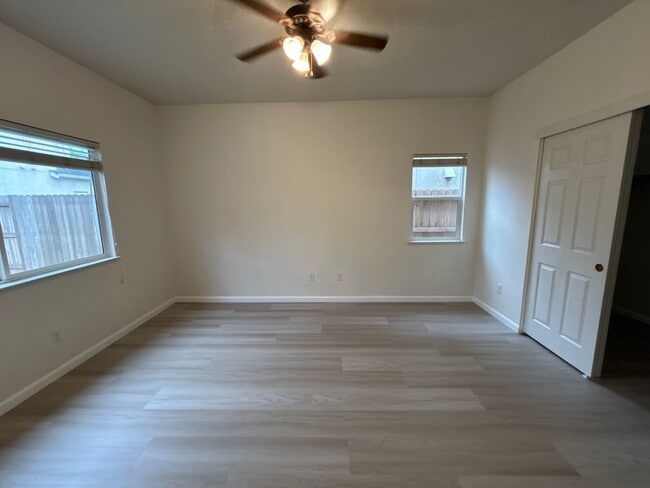 Building Photo - 2541 Carnival Dr