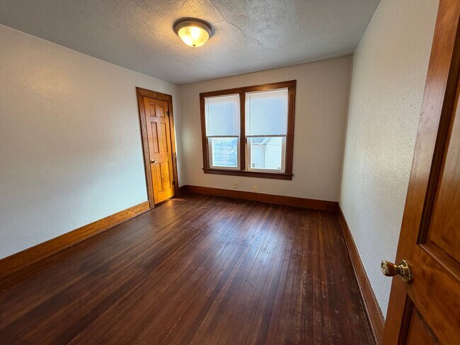 Building Photo - PRICE REDUCED! 3 Bedroom, 2 Bathroom House Located in Stanton near downtown and High School!