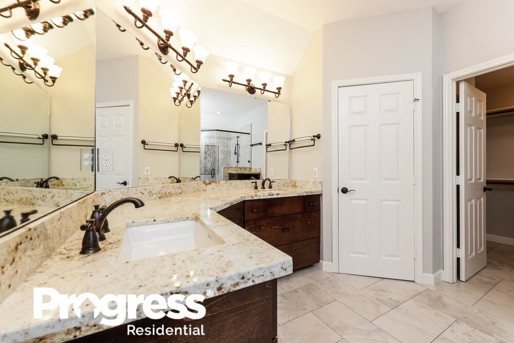 Building Photo - 8835 Vista Springs Dr