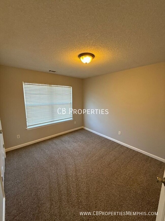 Building Photo - 175 Pine Ridge Ln