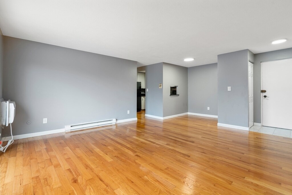 Building Photo - 96 Fountain Ln