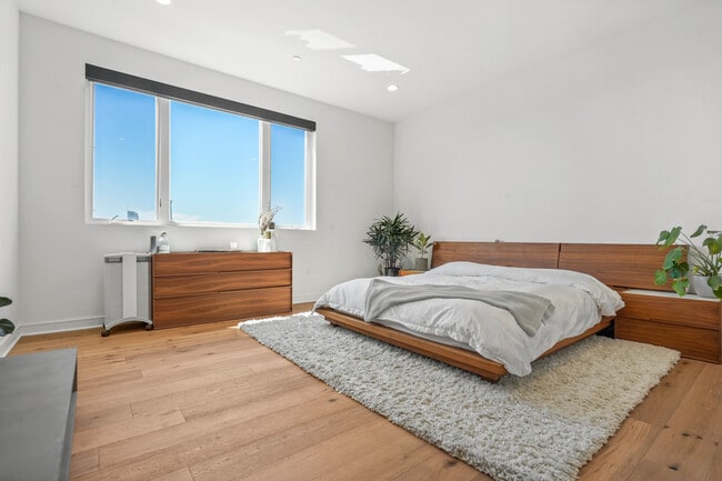 Building Photo - 1122 Panorama Way