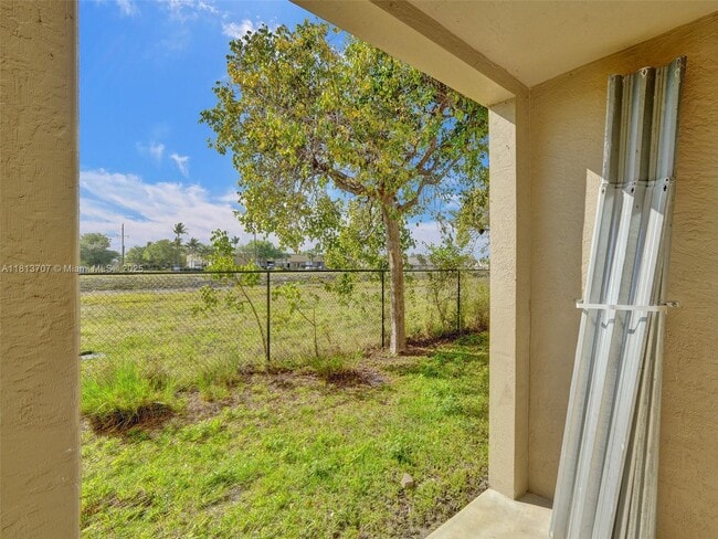Building Photo - 1215 Lucaya Dr