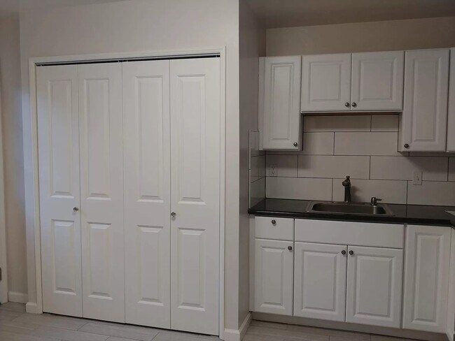 Building Photo - 488 April Way