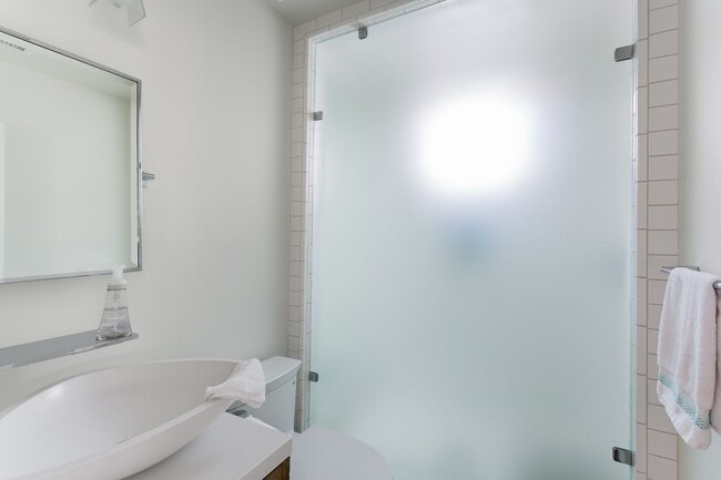 Building Photo - Luxurious 2-Bed, 2.5-Bath Coastal Retreat ...