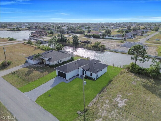 Building Photo - 1612 NW 9th Ave