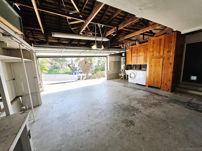 Building Photo - 7930 Cinnabar Dr
