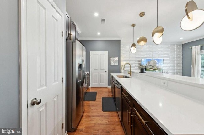 Building Photo - 401 Woodcrest Dr SE