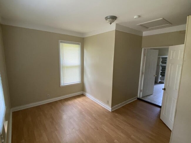 Building Photo - 1402 Harrison Ave