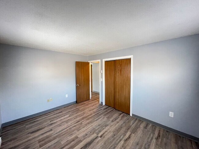 Building Photo - 185 Loudon Rd