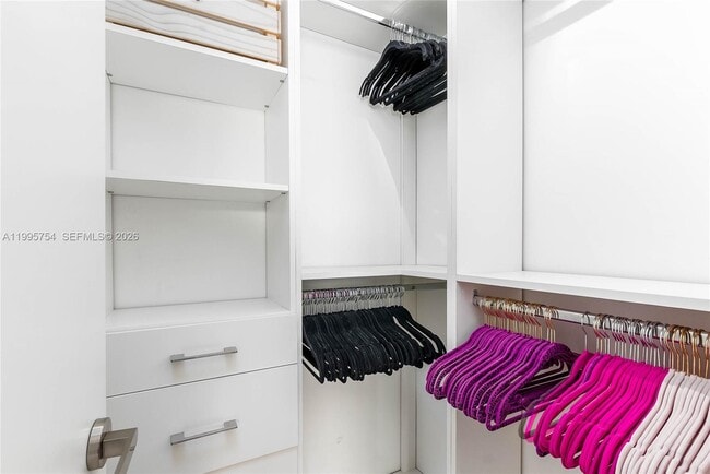 Building Photo - 820 Euclid Ave