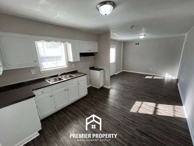 Building Photo - 211 Burwood Dr