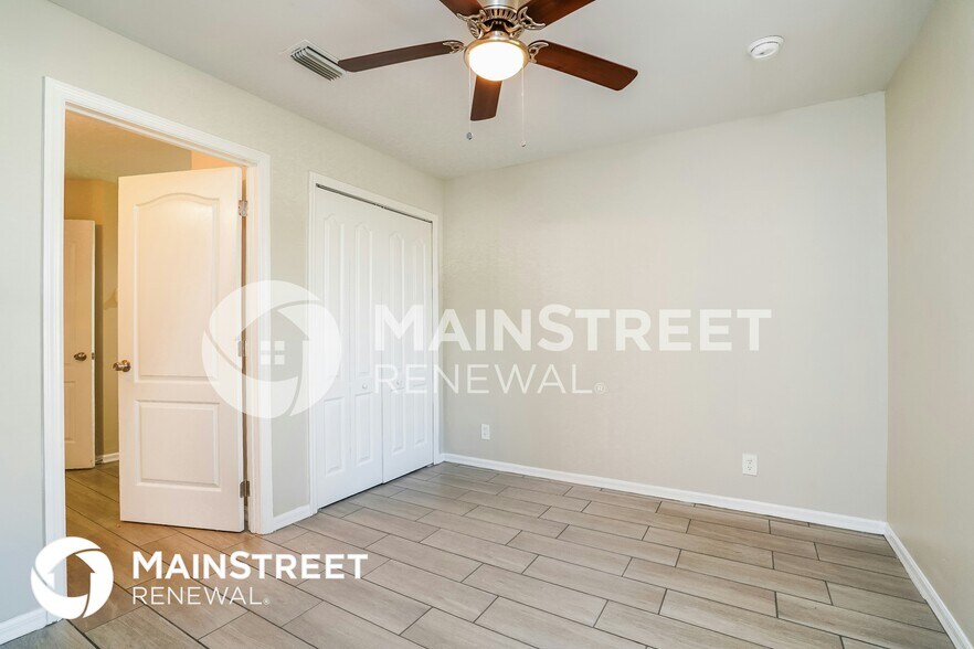 Building Photo - 916 NW 15th Ave