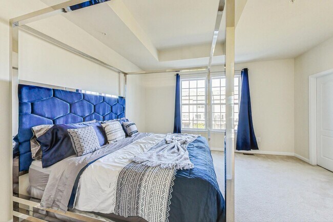 Building Photo - *Coming Soon* 3 bedroom, 2.5 bath Luxury Townhome in Market Square Subdivision!