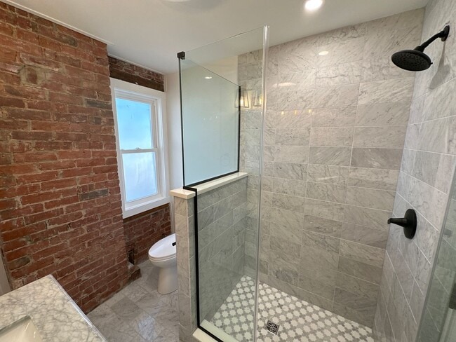 Building Photo - Dennison Ave 866-868 CR