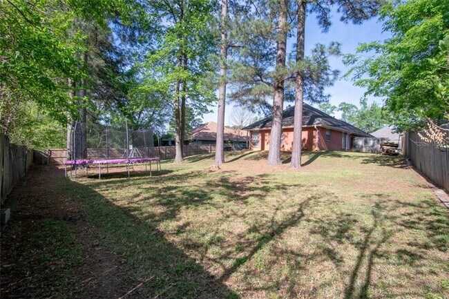 Building Photo - 2914 Shenandoah Dr