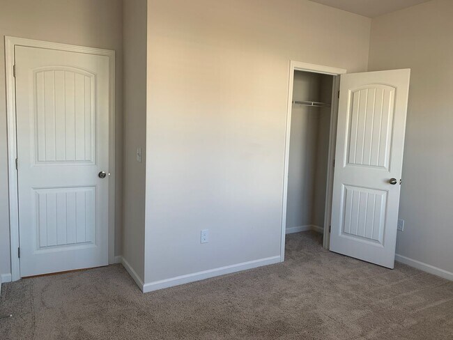 Building Photo - Beautiful Ranch Home in Sanford, Available...