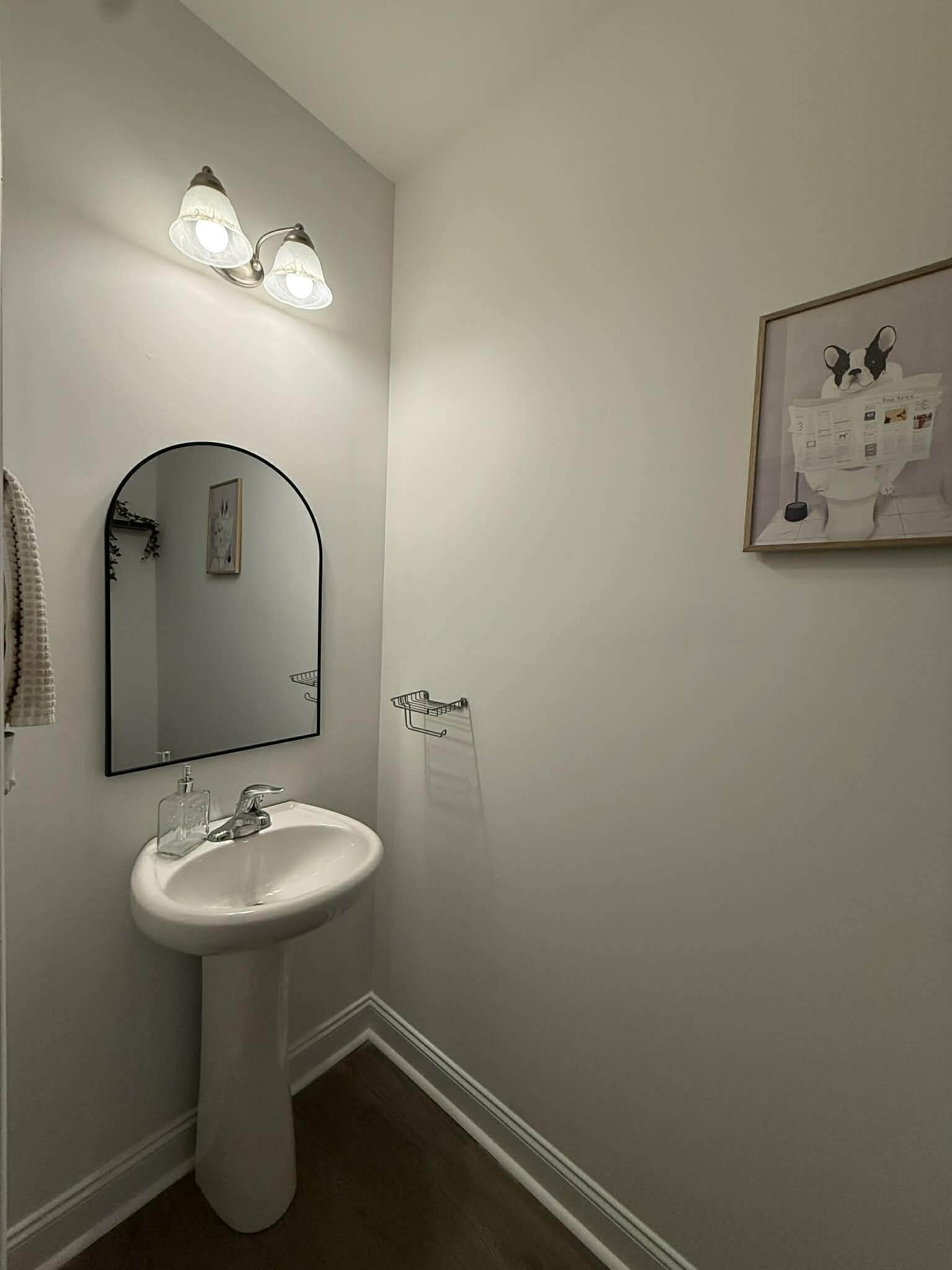 Half bathroom - 199 Kirkland St