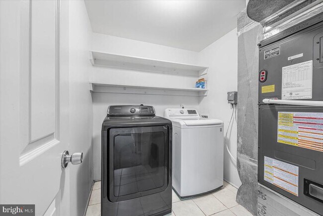 Building Photo - 13533 Demetrias Way