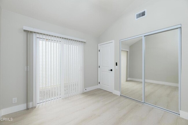 Building Photo - 1125 Stoneybrook Ln