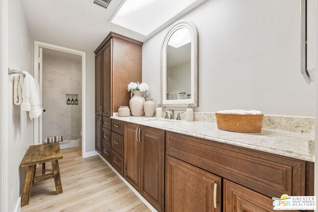 Building Photo - 2230 S Palm Canyon Dr