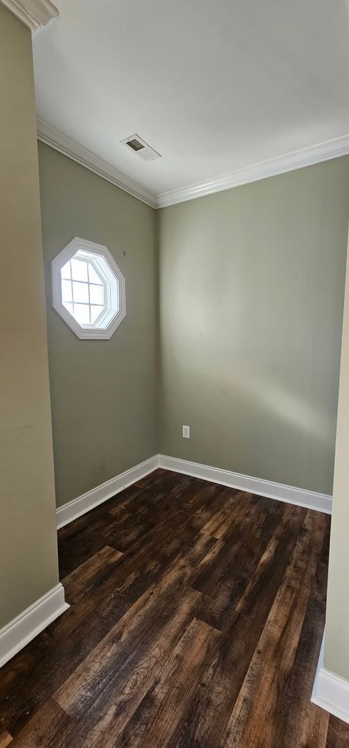 Building Photo - "Turnberry Park 2nd Floor Condo – Your Dre...