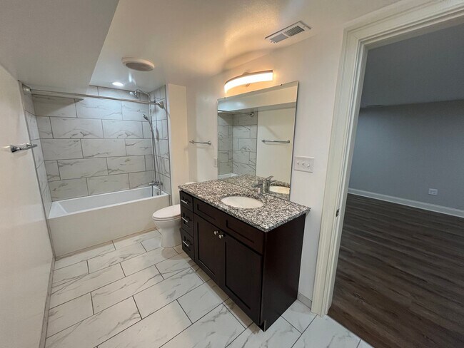 Building Photo - 4459 Swan Ave - Sassafras