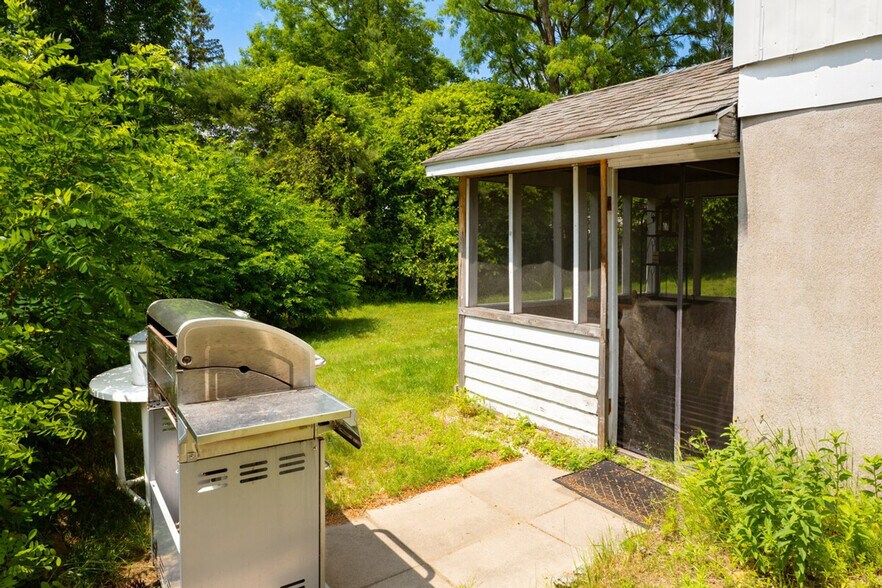 Building Photo - 26 Finley St