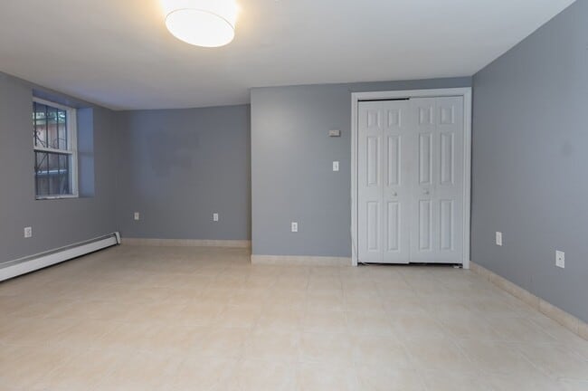 Building Photo - 87 Waltham St