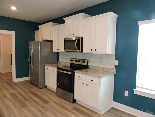 Building Photo - 10696 Davenport Lp